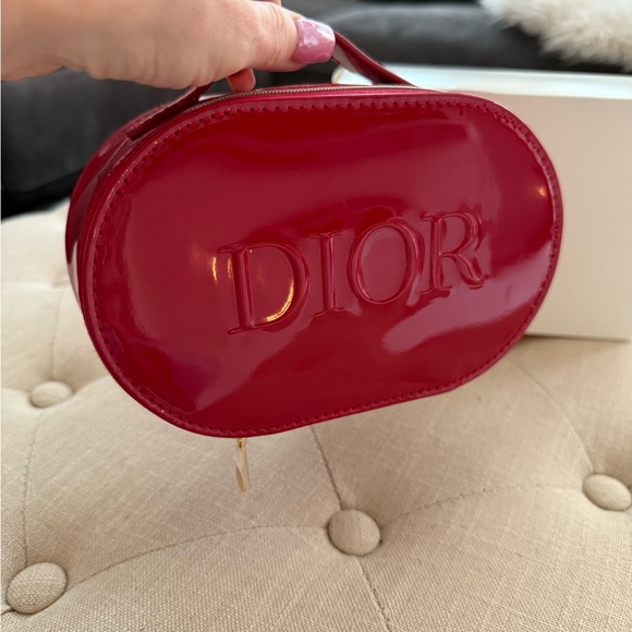 Dior Red Cosmetic Bag in patent - Picture 4 of 6